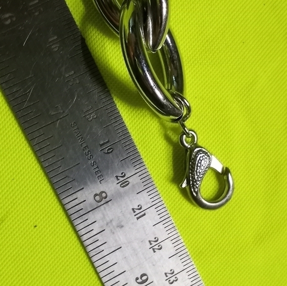 Silvertone large link chain Bracelet large lobster claw clasp - Picture 2 of 4